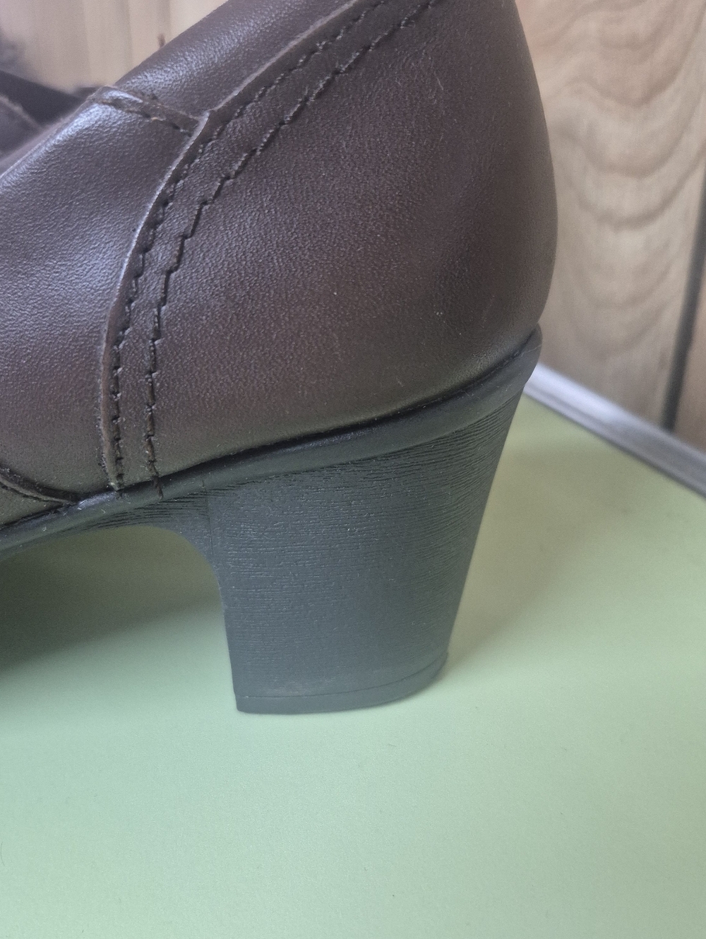 Classic Brown Mary Jane Heel Pumps - Women's Comfortable Dress Shoes Size 10M - Picture 3 of 9